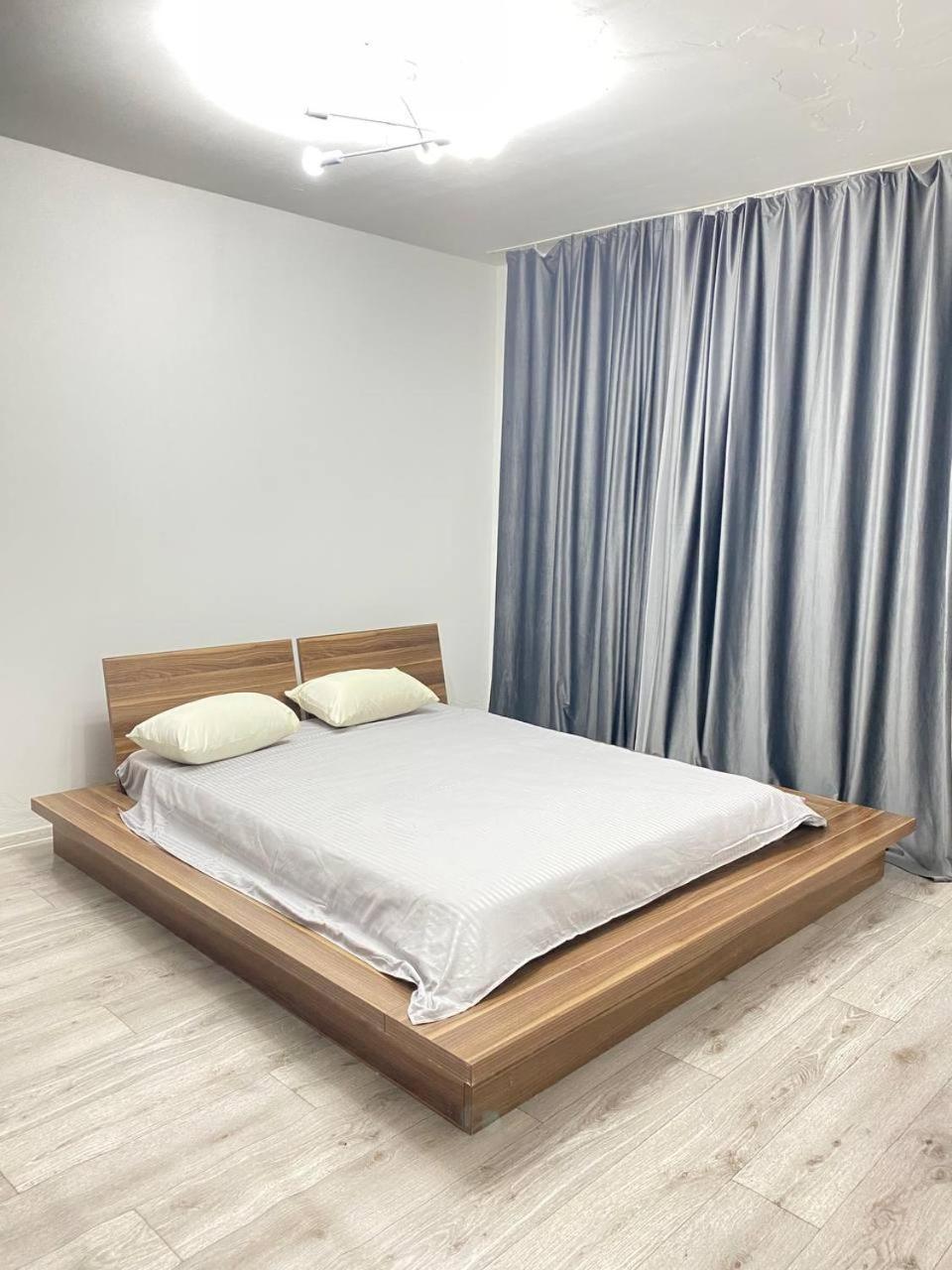 Квартира Для Большой Семьи Almaty Eksteriør billede