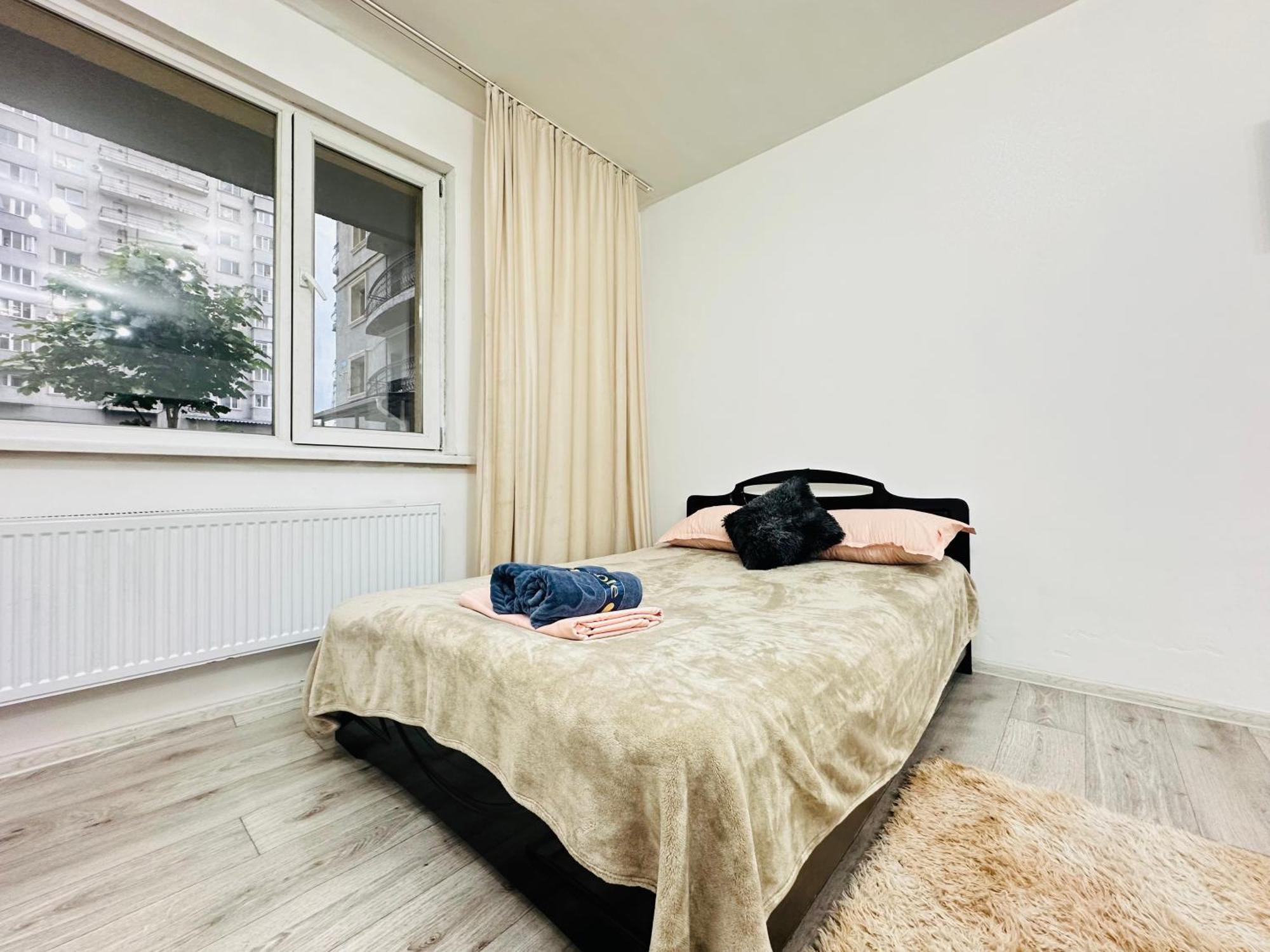 Квартира Для Большой Семьи Almaty Eksteriør billede