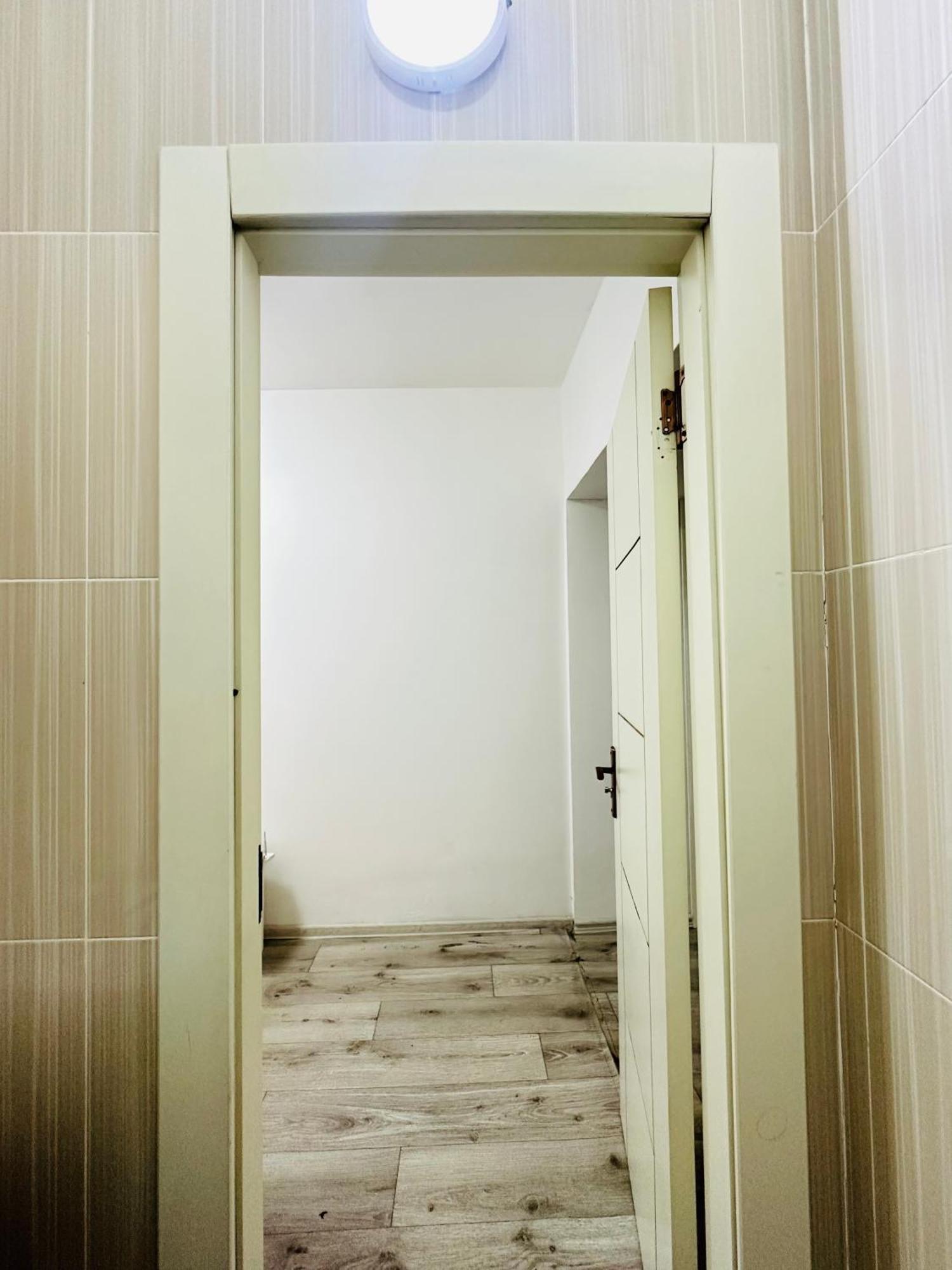 Квартира Для Большой Семьи Almaty Eksteriør billede